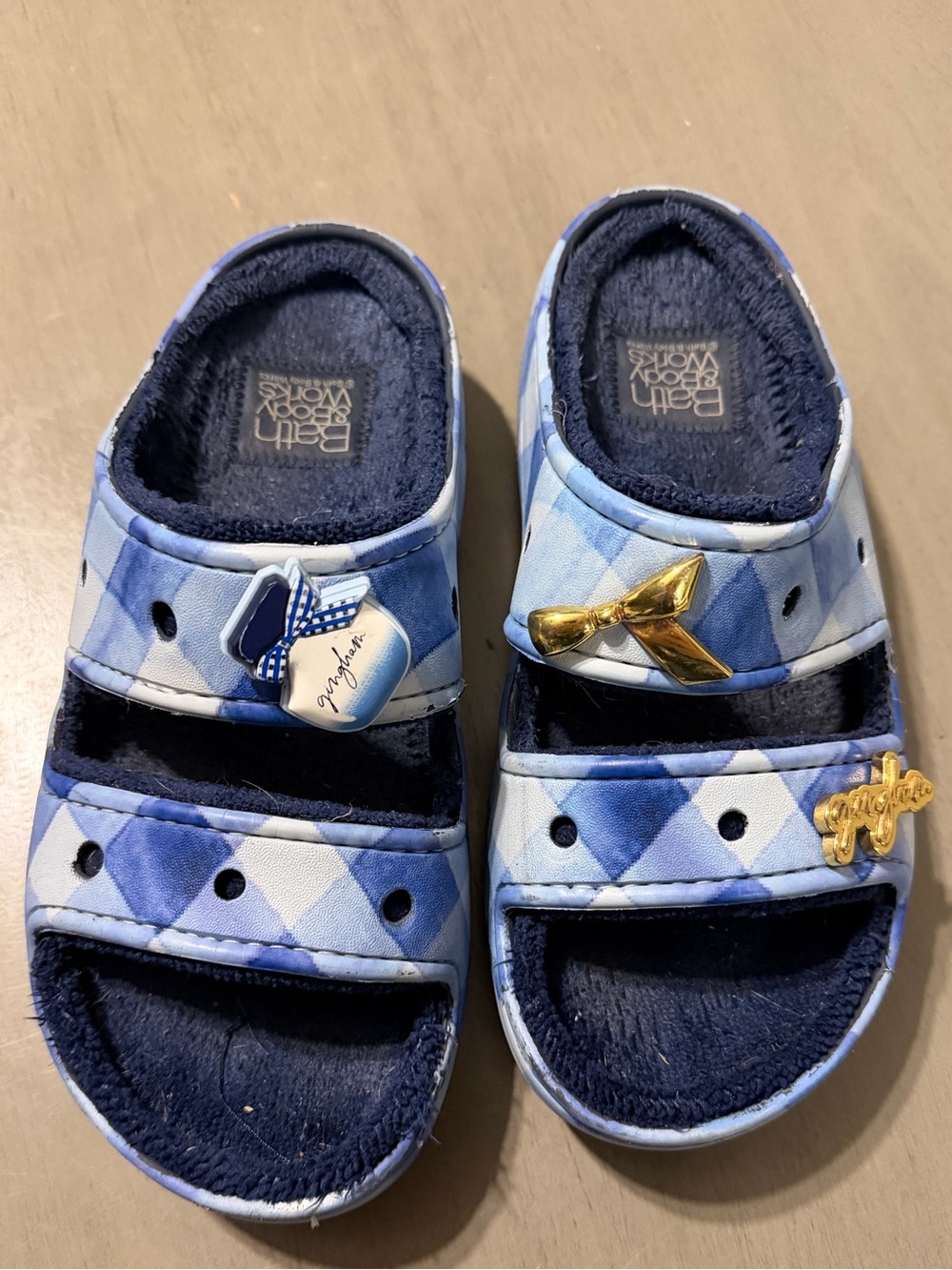 Bath & Body Works x CROCS Collab Cozzzy Sandals Slides Blue Gingham M6 / W8
